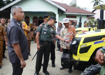 Dandim 0208 Asahan Hadiri Penyerahan Alsintan oleh Gubernur Sumut kepada Kelompok Tani di Kecamatan Rawang Panca Arga