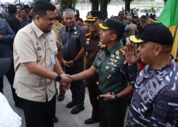 Dandim 0208 Asahan Hadiri Penyerahan Alsintan oleh Gubernur Sumut kepada Kelompok Tani di Kecamatan Rawang Panca Arga