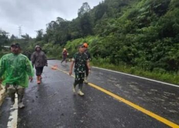 Danrem 023/Kawal Samudra Terjun Langsung Tinjau Penanganan Longsor dan Pembukaan Akses Jalan.