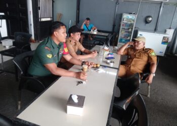 KOMSOS DENGAN PERANGKAT KELURAHAN YAITU KEPLING DIGUNAKAN BABINSA SEBAGAI KOORDINASI DAN KOMUNIKASI DUA ARAH