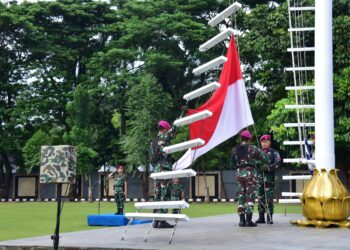 UPACARA PENAIKAN BENDERA MERAH PUTIH MAKO KORMAR: SEMANGAT NASIONALISME DAN PATRIOTISME BERKIBAR