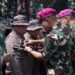 Komandan Brigif 2 Marinir Ikuti Penyematan Brivet Kavaleri Marinir Kepada Kajati Jawa Timur
