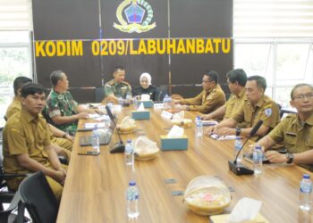 Dandim 0209/Labuhanbatu Tegaskan Komitmen Sinergitas saat Forkopimda Ikuti Zoom Meeting Bersama Presiden Bahas KDKMP