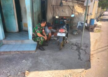 Tukang Tambal Ban Jadi Incaran dan Sasaran Komsosnya Babinsa Kemlayan