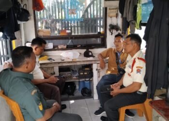 BABINSA JALIN KOMUNIKASI DALAM RANGKA MENJAGA KONDISI KEAMANAN DI WILAYAH BINAAN