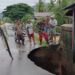 Babinsa Pantau Kondisi Jembatan Ambruk di Jalan Merdeka Duku Kasang, Korong Bintungan