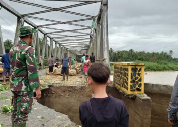 TNI AD Perkuat Penanganan Banjir, Longsor, dan Putusnya Jembatan di Tapanuli Tengah