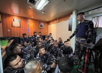 BAHASA INGGRIS JADI BEKAL TUGAS, KRI HALASAN-630 DORONG PENINGKATAN SDM PRAJURIT