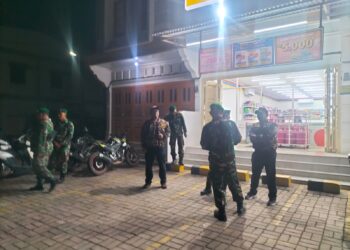 Koramil 05/BD Bersama Ormas FKPPI Melaksanakan Patroli malam
