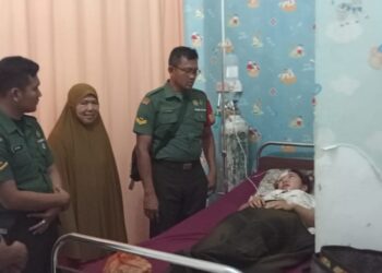 Koramil 01/AK Jenguk Pembantu Operator Koramil di RSUD Aek Kanopan