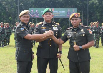 Pangdam IV/Diponegoro Pimpin Sertijab Kakumdam dan Komandan Batalyon Arhanud 15/DBY