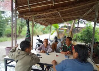 BABINSA BERINTERAKSI LANGSUNG DENGAN WARGA BINAAN