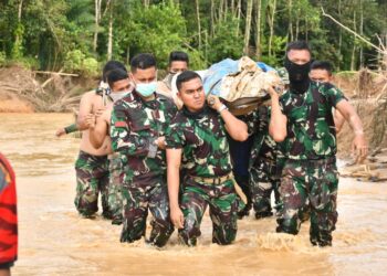 Satgas Gulben Kodam I/BB Berhasil Temukan dan Evakuasi Jenazah Korban Banjir di Tapanuli Selatan