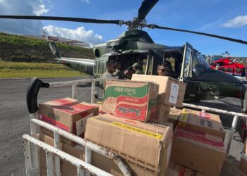 Helikopter TNI AD Distribusikan Logistik dari Udara untuk Warga Terisolasi di Sibolga
