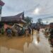 Satgas Gulbencal Bantu Evakuasi Warga Korban Banjir di Desa Huta Godang, Kab Tapsel