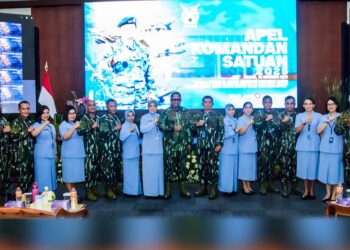 Panglima Korpasgat Beserta Ketua PIA Ardhya Garini Gabungan Korpasgat Mengikuti Apel Komandan Satuan TNI AU Tahun 2025