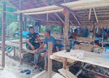 Cegah Banjir Bandang, Babinsa di Babahrot Imbau Warga Tidak Rambah Hutan Lindung
