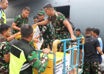 Pesawat TNI AU Pembawa Bantuan Darurat Tiba di Aceh dan Sumatera Barat