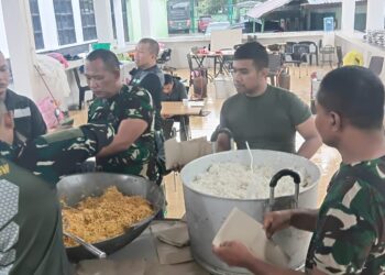 TNI AD Operasionalkan Dapur Lapangan di Aceh dan Sumbar untuk Bantu Korban Banjir dan Longsor