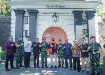 Pangdam XV/Pattimura Dampingi Menteri Kebudayaan RI Tinjau Benteng Nieuw Victoria