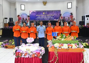 Danyon Parako 471 Pasgat dan Ketua PIA Ardhya Garini Anak Ranting 001-02-2 Yon Parako 471, Hadiri Syukuran HUT Ke-69 PIA Ardhya Garini