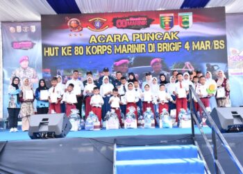 KORPS MARINIR HADIR UNTUK RAKYAT: GELAR BAkTI KESEHATAN, BAKTI SOSIAL, DAN MENGHIJAUKAN LAMPUNG