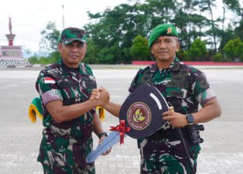 DUKUNG BERBAGAI MACAM MATERIL UNTUK YONIF TP 833/BD, KEMHAN RI TEGASKAN TNI YANG PROFESIONAL