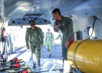Panglima TNI Tinjau Dapur Lapangan dan Warga terdampak Bencana Korban Banjir dan Longsor di Tapanuli Tangah