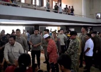 PRESIDEN RI TIBA DI BANDARA SILANGIT UNTUK MENINJAU PENANGANAN BENCANA DI TAPANULI TENGAH
