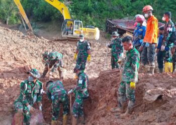 DANPOMDAM I/BB PIMPIN OPERASI PENCARIAN KORBAN LONGSOR DI DESA SIBALANGA