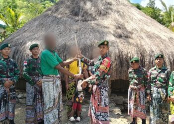 Satgas Pamtas Yonarhanud 2 Kostrad Terima Penyerahan Senjata Api, Wujud Kepercayaan Warga Perbatasan