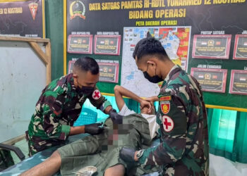 Satgas Yonarmed 12 Kostrad Gelar Khitanan Massal di Makosatgas Umanen Peringati HUT ke-80 Armed