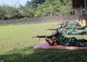 Personel Kodim 0506/Tgr Latih Kemahiran Menembak Senjata Ringan