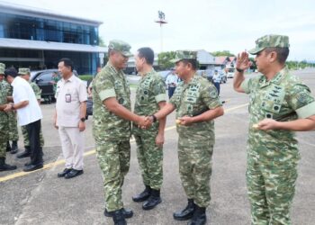 Dankodaeral VI Antar Keberangkatan Menhan RI di Lanud Sultan Hasanuddin Makassar