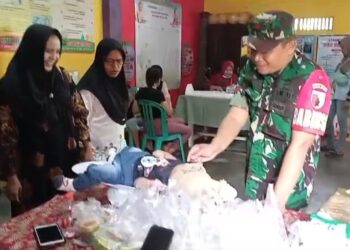 Babinsa Sukorejo Dampingi Kegiatan Percepatan Penanganan Stunting Di Posyandu Delima 3