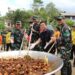 Satgas Gulbencal Kodam I/BB dan Chef Bobon Santoso Gelar Masak Besar untuk Warga Terdampak Bencana di Adiankoting
