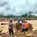 Satgas Gulbencal Kodam l/BB Pembuatan Jembatan Darurat di Desa Garoga Akibat Banjir dan Luapan Air yang Terjadi Kembali