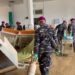 PRAJURIT TNI AL LANJUTKAN BANTUAN PEMULIHAN PASCA BANJIR DI ACEH TAMIANG