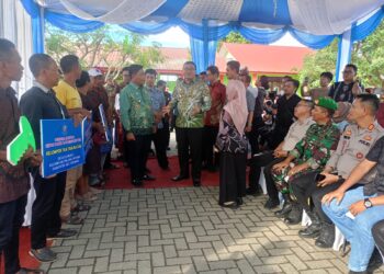 Babinsa Koramil 0201-16/TM Monitoring Kunjungan Kerja Bupati Deli Serdang di Desa Dalu Sepuluh B
