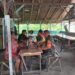 MENJADI SARANA KOMUNIKASI SOSIAL BABINSA DI WARUNG WILAYAH BINAAN
