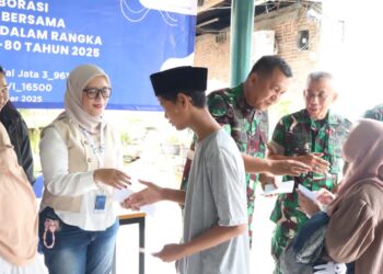Hari Juang Kartika TNI AD ke-80, Koramil 01/Tgr Kolaborasi Berbagi Sembako