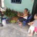 Babinsa Komsos Bareng Pedagang Pisang, Perkuat Silaturahmi dan Serap Aspirasi Warga.