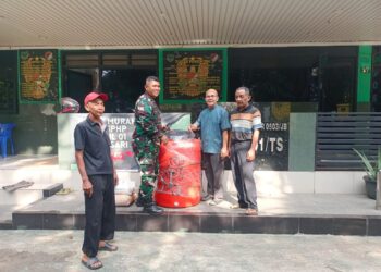 Program Karya Bhakti “One Week One Musholla” ,Kodim 0503/JB Berikan Bantuan Tandon Air dan Semen