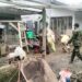 Prajurit Koramil 06/Samudera Bahu-Membahu Bersihkan Rumah Dinas Pasca Banjir