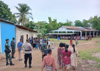 Ciptakan Rasa Aman, Satgas Pamtas Yonarhanud 2 Kostrad Adakan Pengamanan di Gereja