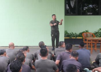 Dandim 0501/JP Berikan Jam Komandan, Tekankan Kepedulian Sosial dan Keteladanan Prajurit Senior