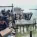 KRI SEMARANG-594 TNI AL DEBARKASI BANTUAN KEMANUSIAAN DI MEULABOH