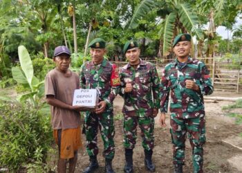 Satgas Pamtas Yonarhanud 2 Kostrad Berbagi Sembako, Wujud Kepedulian Akan Kebersamaan
