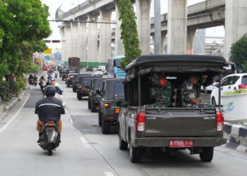 Patgab Bersama 3 Pilar ,Kasdim 0502/JU Berikan Sembako dan Menyapa Masyarakat Pedagang