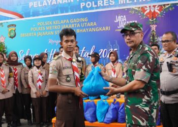 Patgab Bersama 3 Pilar ,Kasdim 0502/JU Berikan Sembako dan Menyapa Masyarakat Pedagang